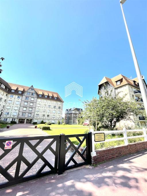 Le Castel 1 C.L.S Deauville Luaran gambar